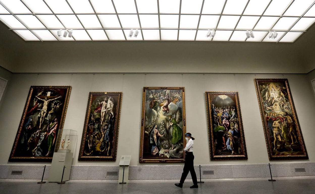 Una de las salas del Museo del Prado, tras su reciente apertura, muestra varias obras de El Greco. 