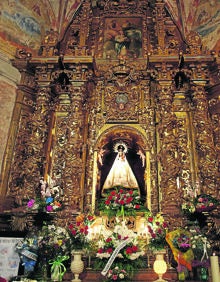 Imagen secundaria 2 - El Cristo de los Trabajos de Laguna, en procesión en Valladolid; El Parque de la Memoria, con el monumento escultórico, muestra del patrimonio moderno de una villa en constante expansión y la Virgen del Villar
