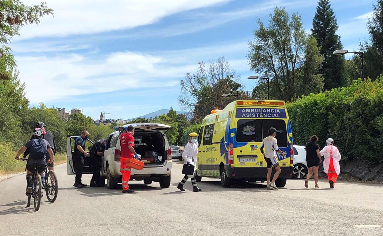 La propia Policía llevó a los heridos a un punto accesible para los servicios de emergencia.