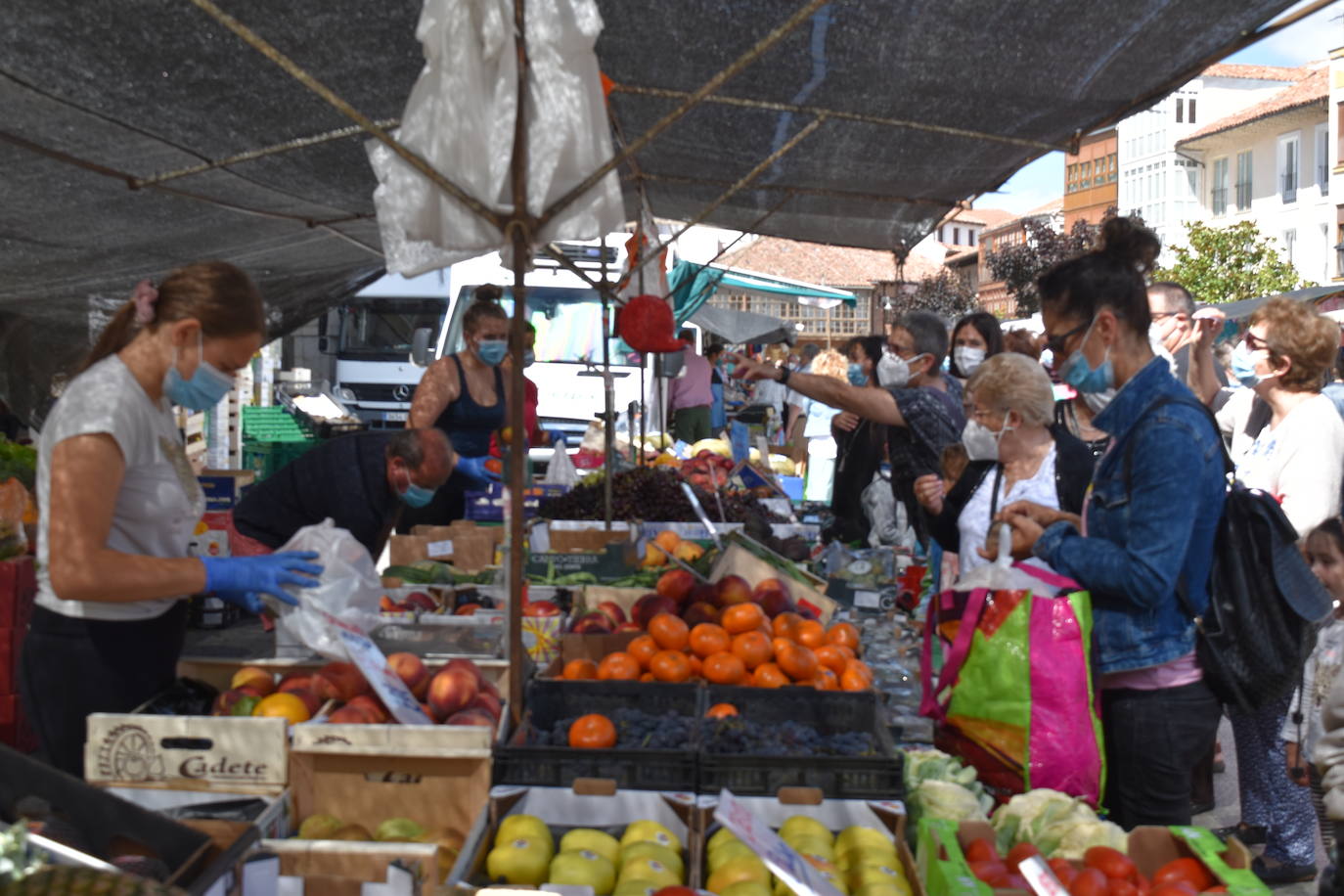 El mercado de Auilar, este martes.