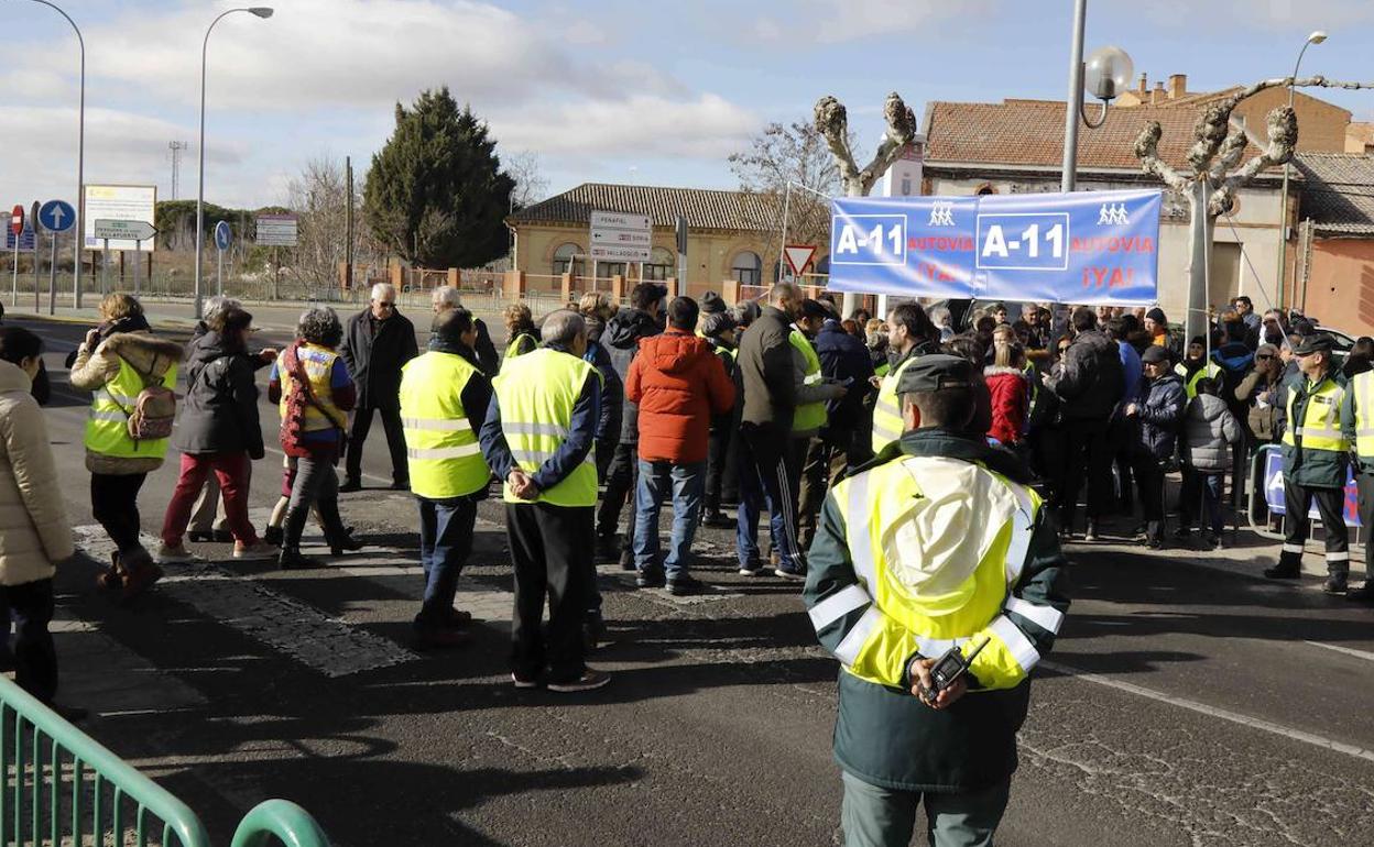 Manifestación en Peñafiel para reivindicar la construcción de la A-11.