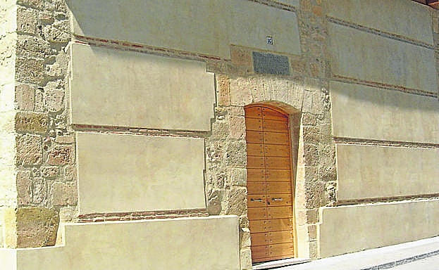 Casa del Pósito, ahora rehabilitada, que era lugar público de almacen del grano 