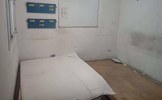 Una empresa desaloja desde marzo tres pisos con okupas en Valladolid, uno dedicado al narcotráfico