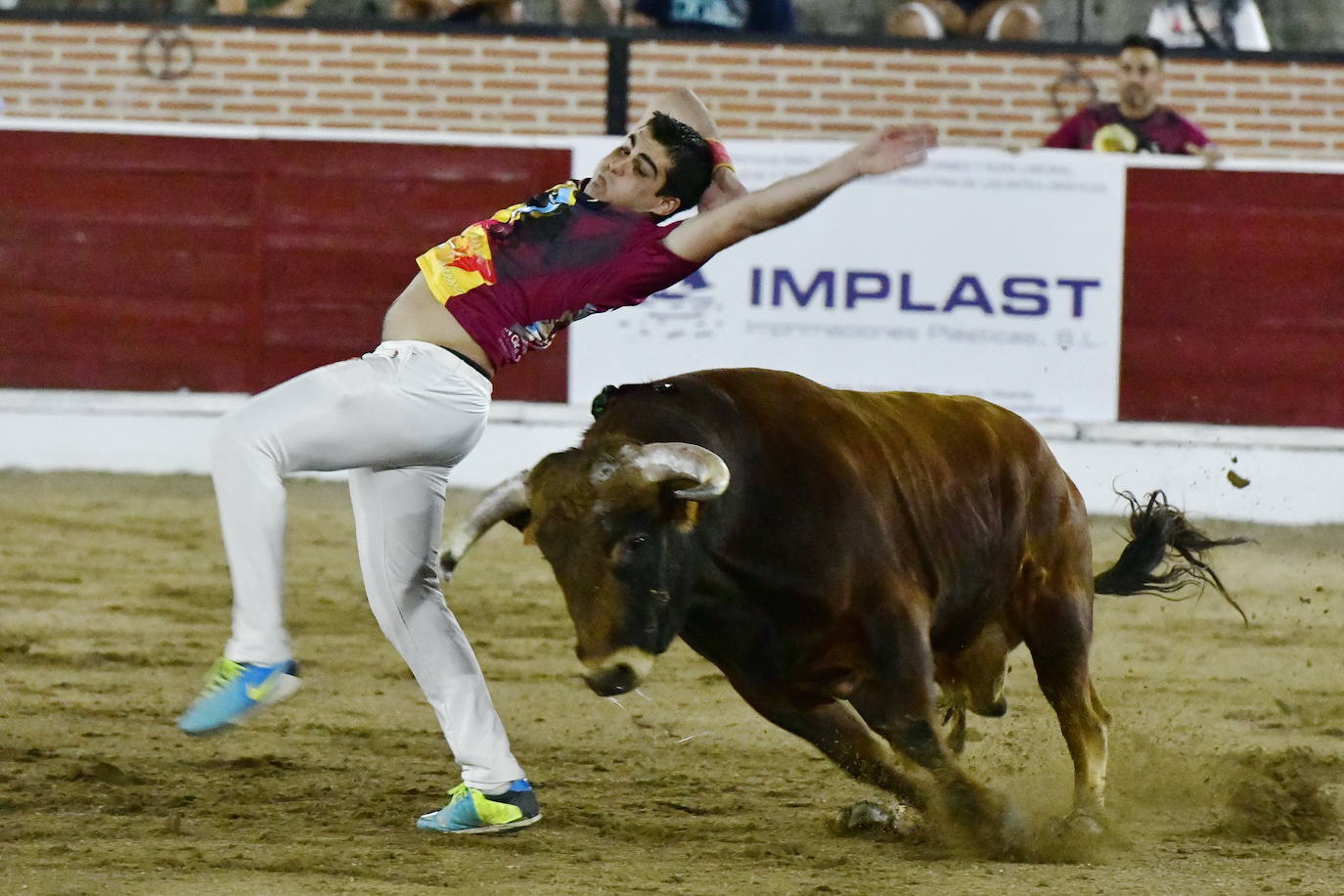 Foto de familia de los recortadores que participaron en el concurso de este viernes en El Espinar. 