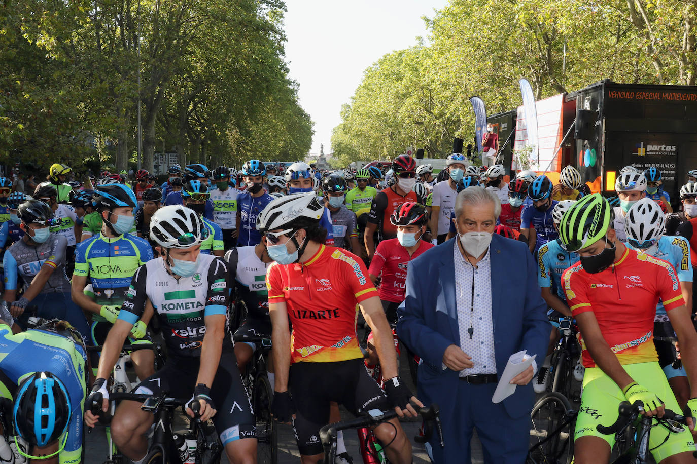 Prueba ciclista Sub 23 y Élite del Memorial Ángel Lozano de ciclismo con salida desde el Campo Grande de Valladolid. 