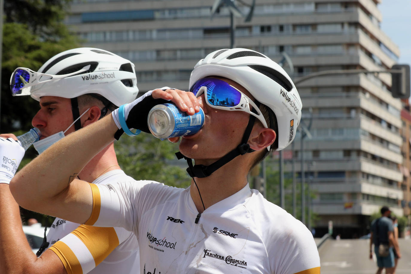 Pruebas Sub 23 y Élite del Memorial Ángel Lozano de cicilismo con salida desde el Campo Grande de Valladolid. 