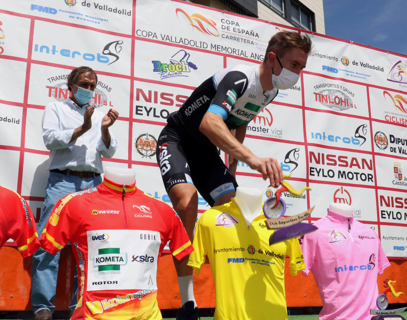 Pruebas Sub 23 y Élite del Memorial Ángel Lozano de cicilismo con salida desde el Campo Grande de Valladolid. 