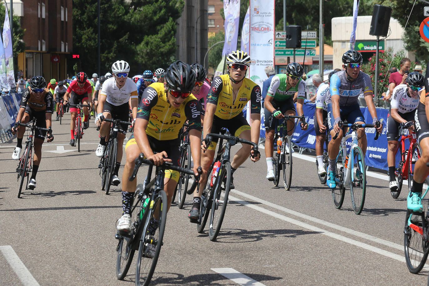 Pruebas Sub 23 y Élite del Memorial Ángel Lozano de cicilismo con salida desde el Campo Grande de Valladolid. 