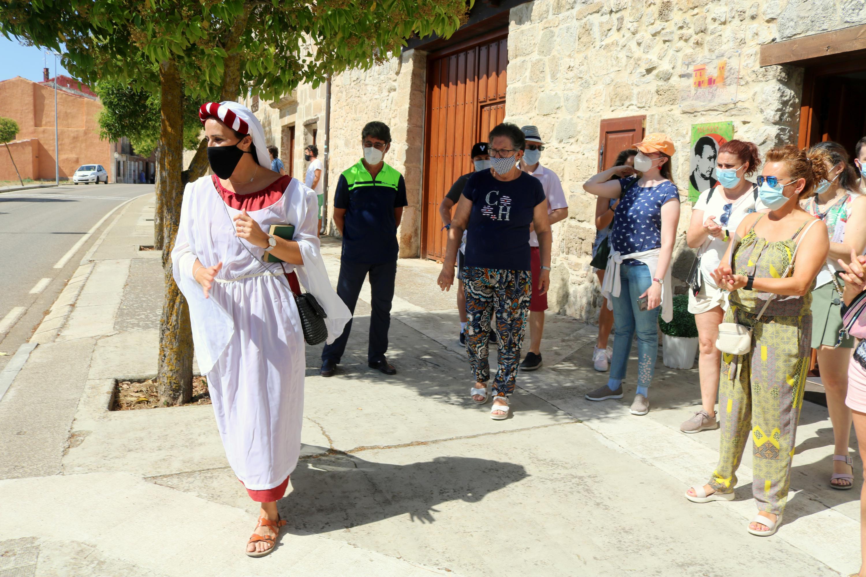Asistentes a la Ruta Teatralizada por Torquemada