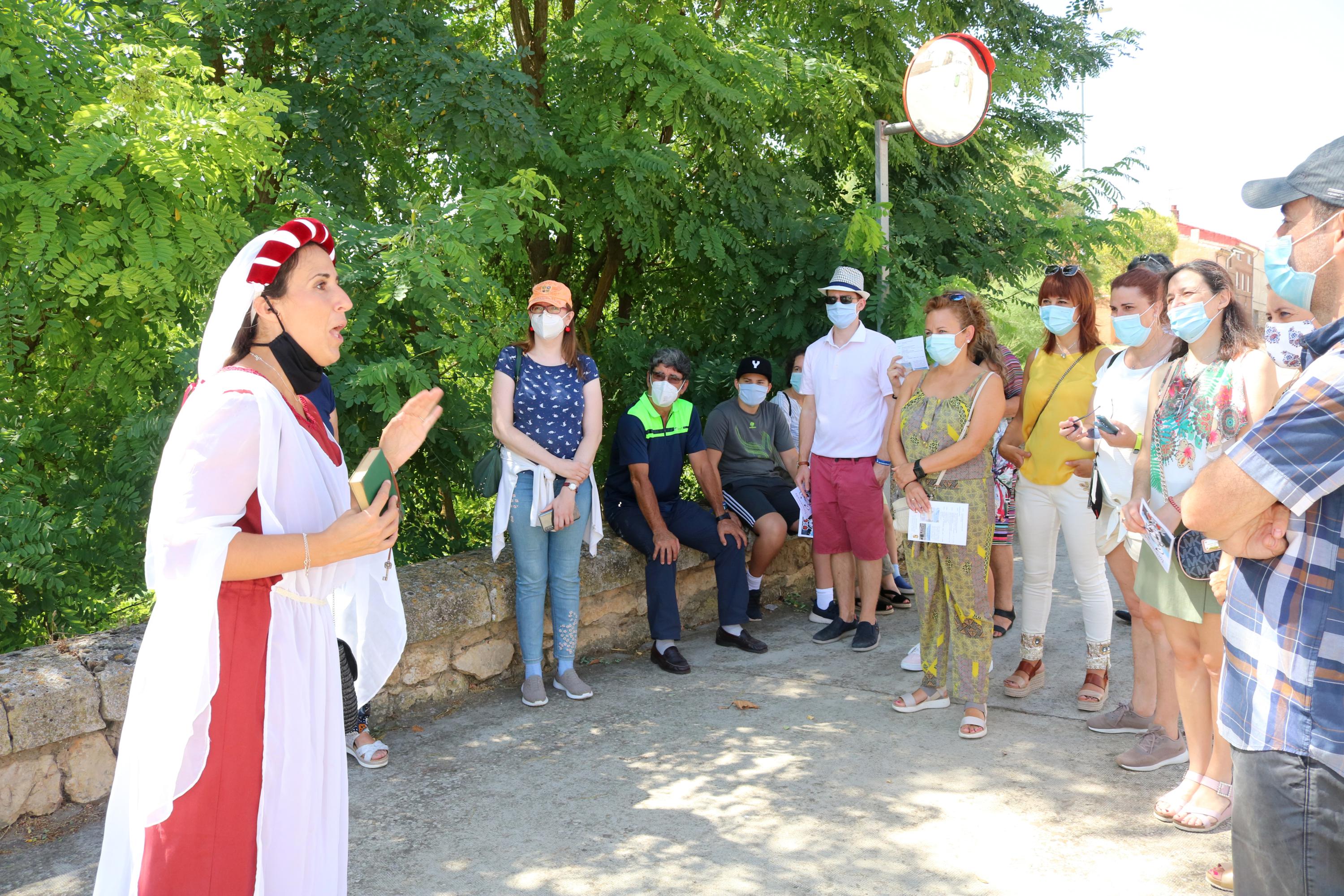 Asistentes a la Ruta Teatralizada por Torquemada