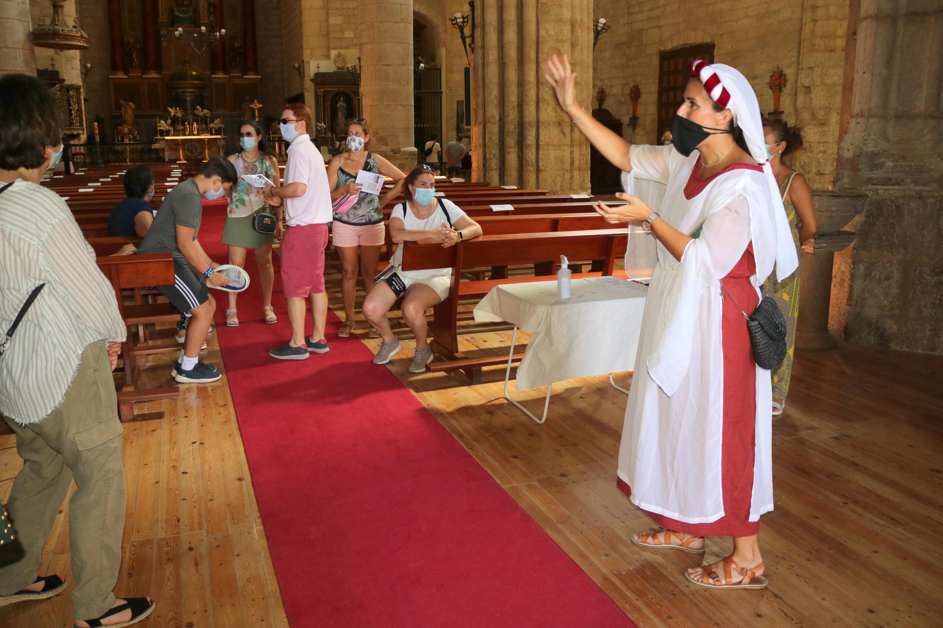 Asistentes a la Ruta Teatralizada por Torquemada