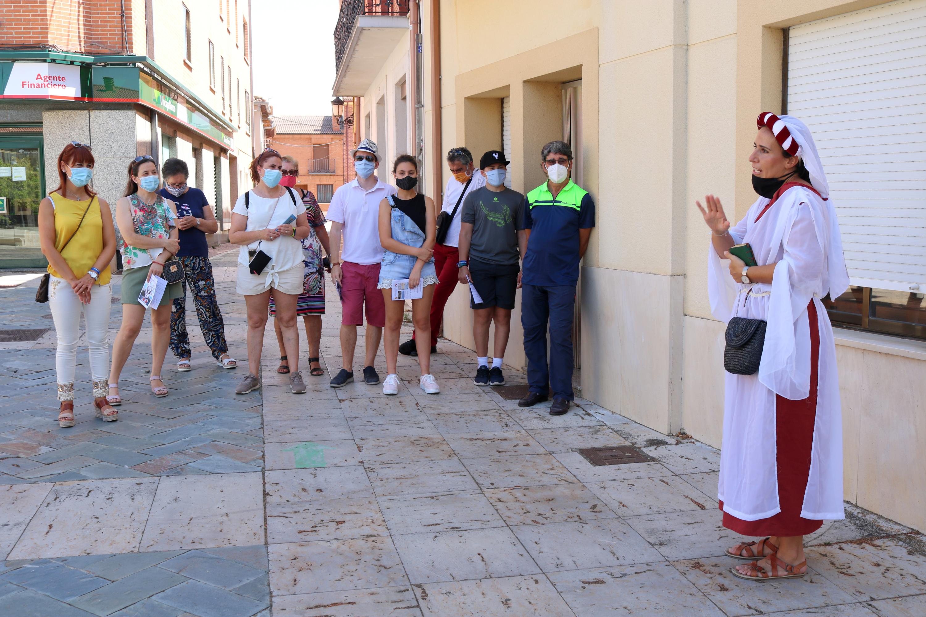 Asistentes a la Ruta Teatralizada por Torquemada
