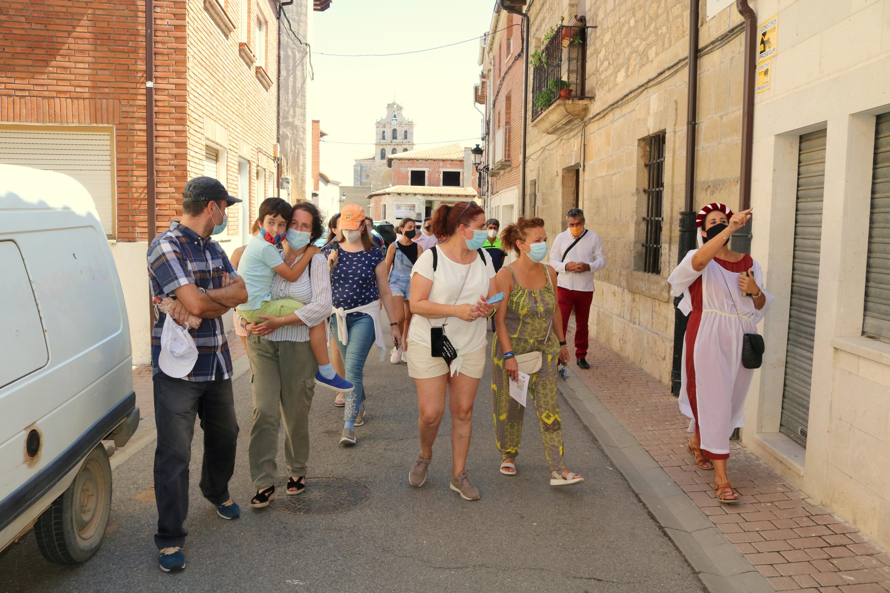 Asistentes a la Ruta Teatralizada por Torquemada