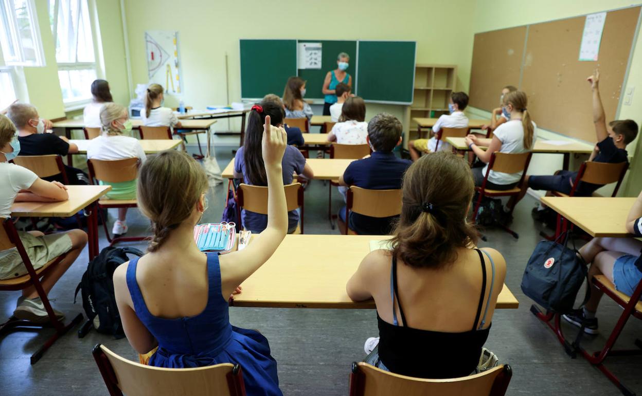 Alumnos este lunes en una clase, en Berlín.