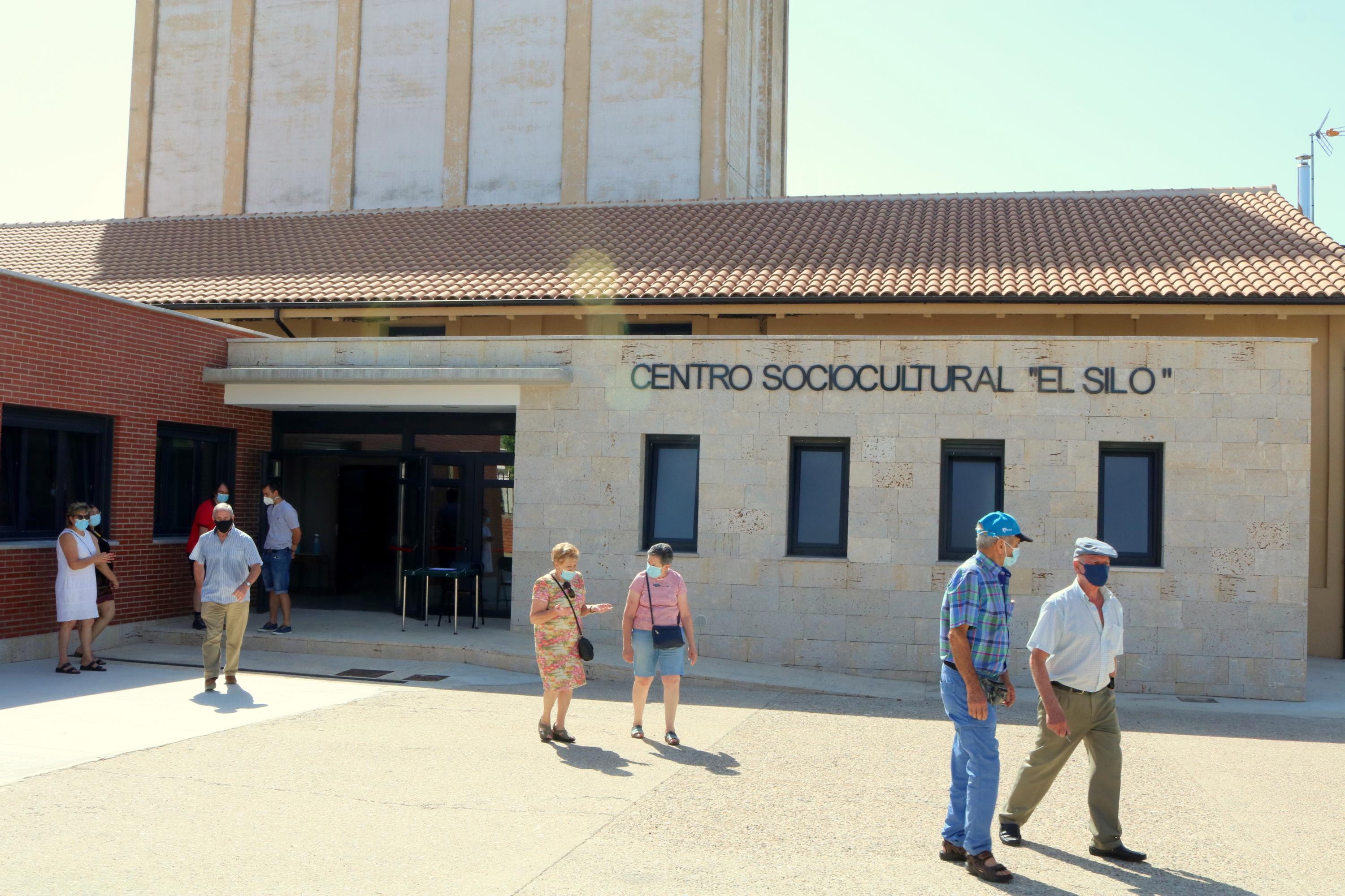 Numerosos vecinos se acercaron a conocer las nuevas instalaciones de la localidad cerrateña