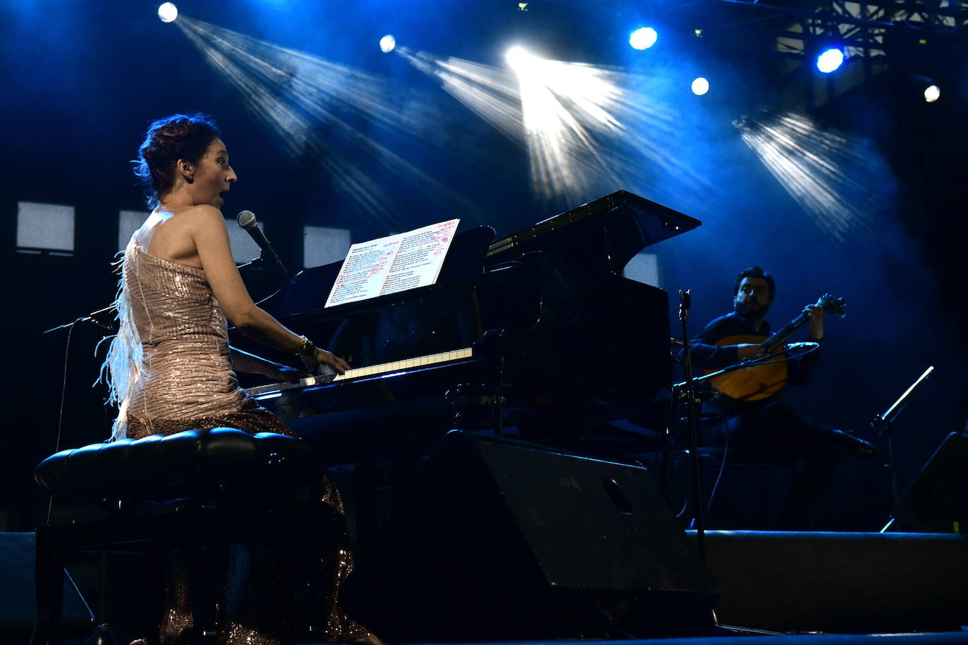 Fotos: Las melodías de Dulce Pontes llenan de magia la Feria de Valladolid