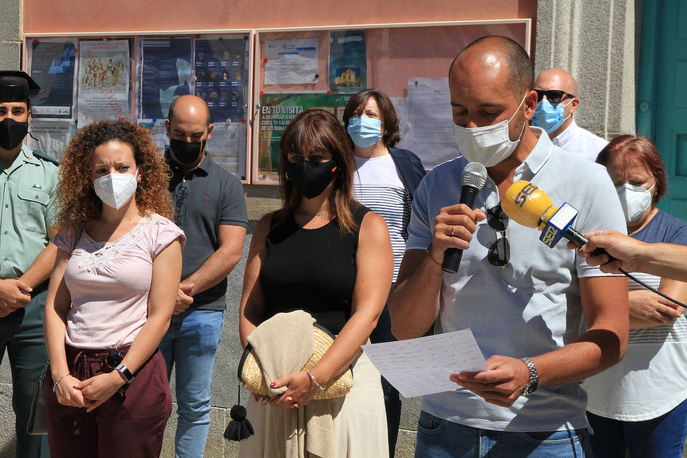 La rabia contra la violencia machista resuena en La Granja. 