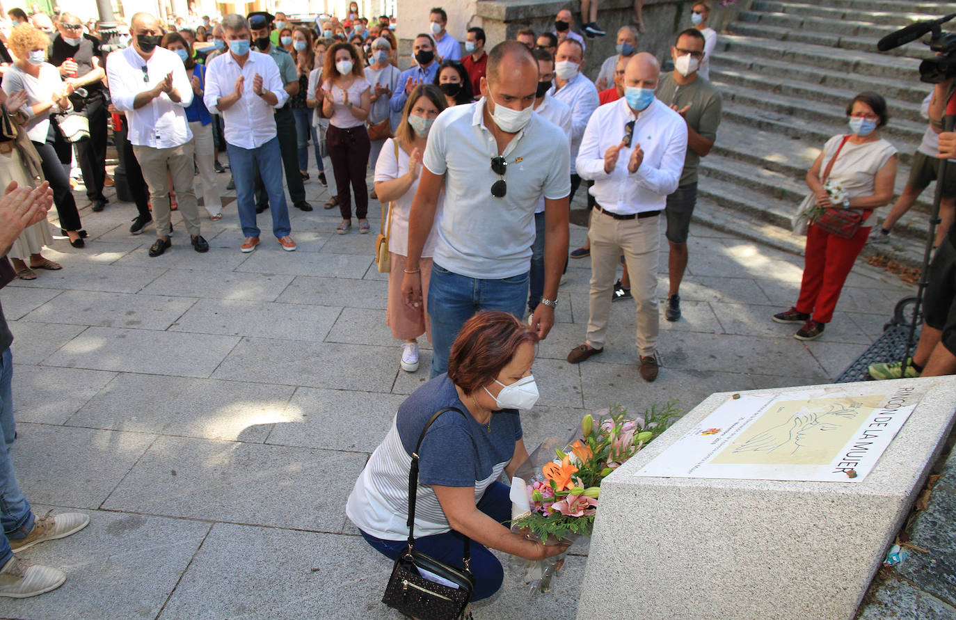 La rabia contra la violencia machista resuena en La Granja. 