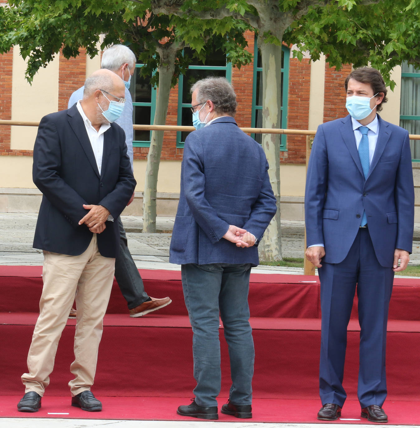 Fotos: El Presidente de la Junta se reúne con los alcaldes sobre la extrategia a segir por la covid