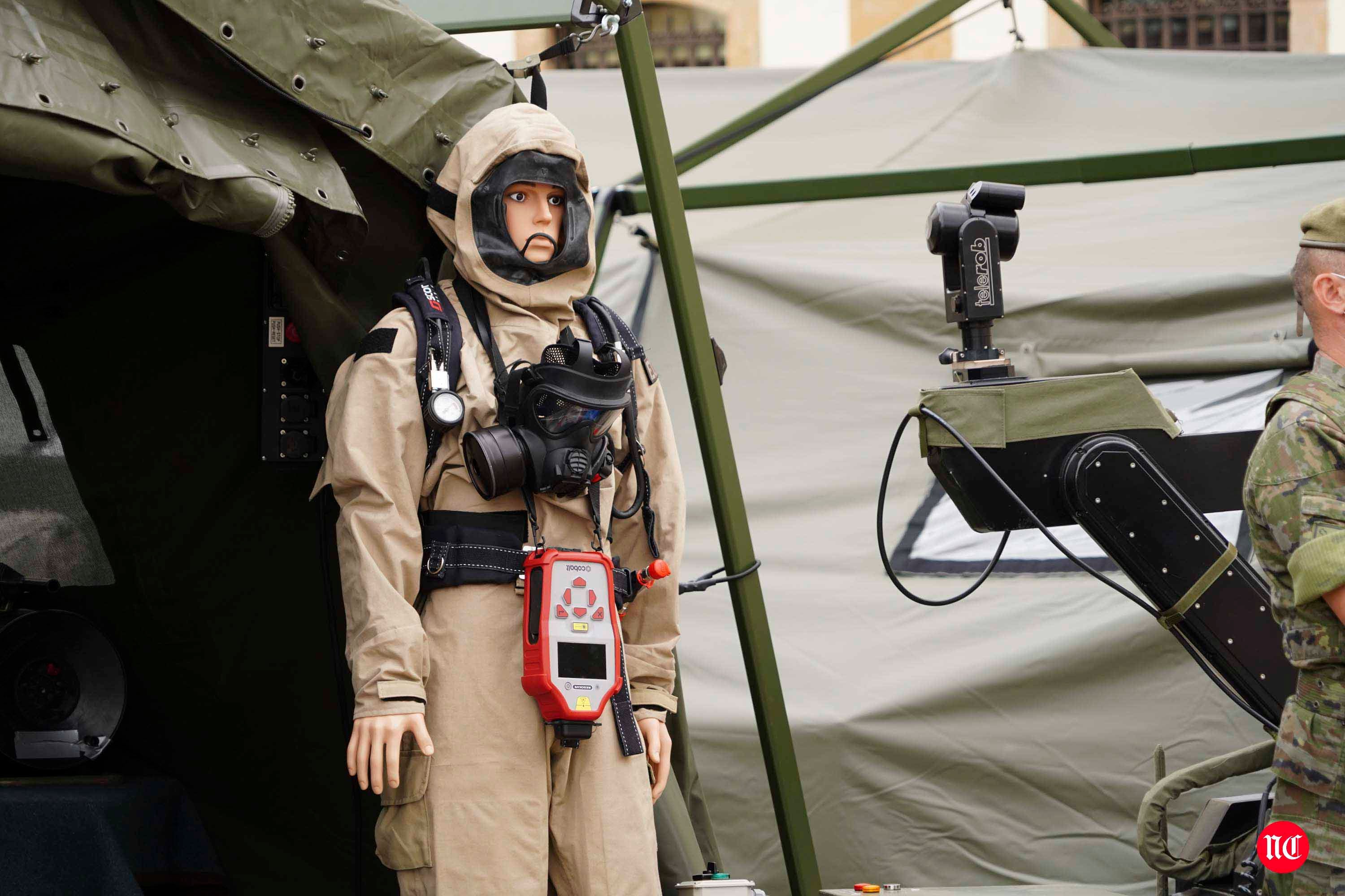 Visita de la ministra al cuartel de Arroquia en Salamanca. 
