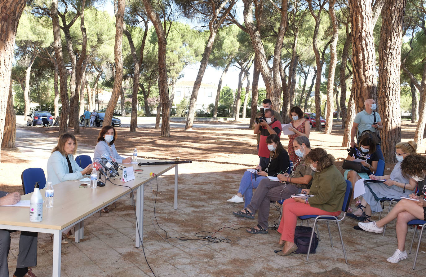 Fotos: La consejera de Educación, Rocío Lucas, visita el colegio Alonso Berruguete de Valladolid