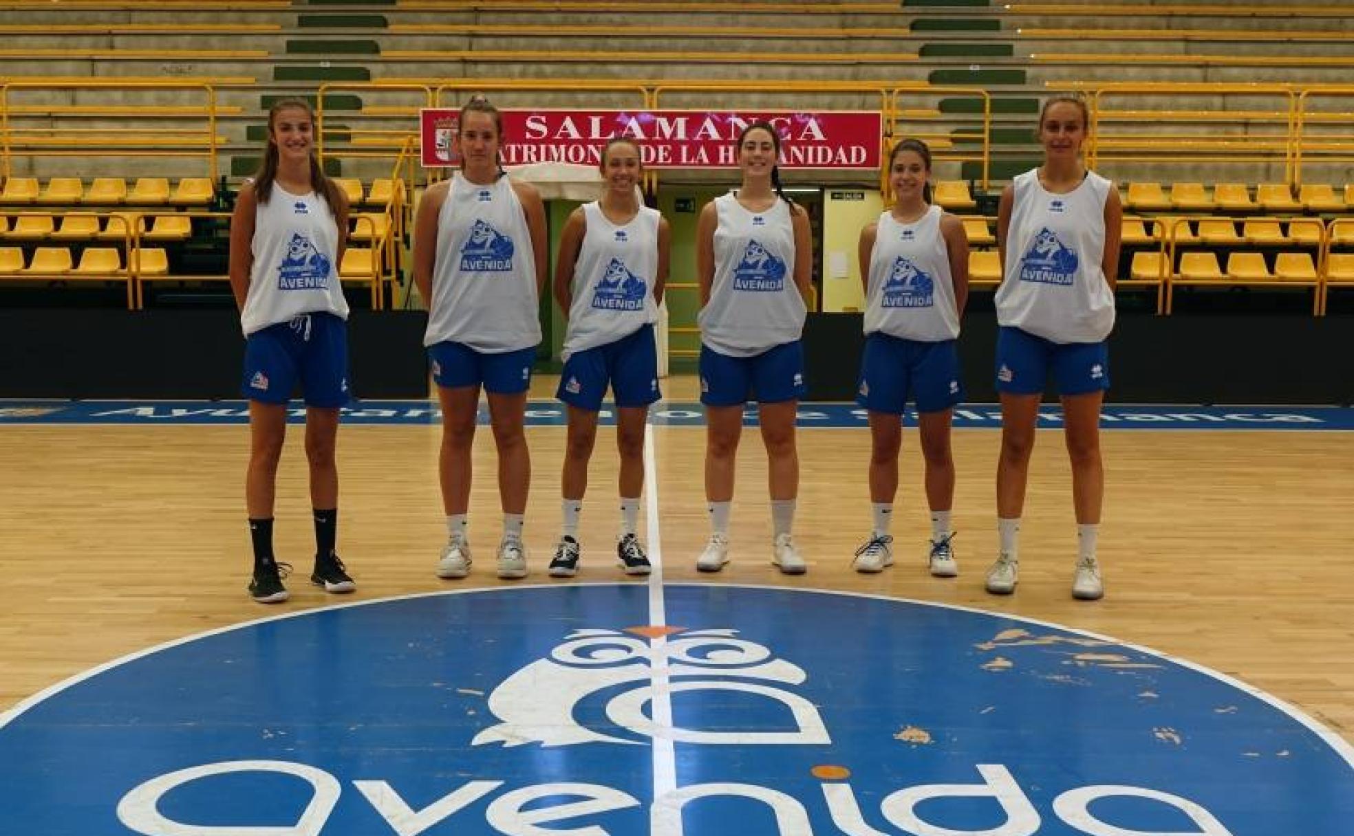 Paula Suárez, Mabel Galiana, Inés Tomás, Nuria Tugores, Inés Santibáñez y Esther Matarranz.