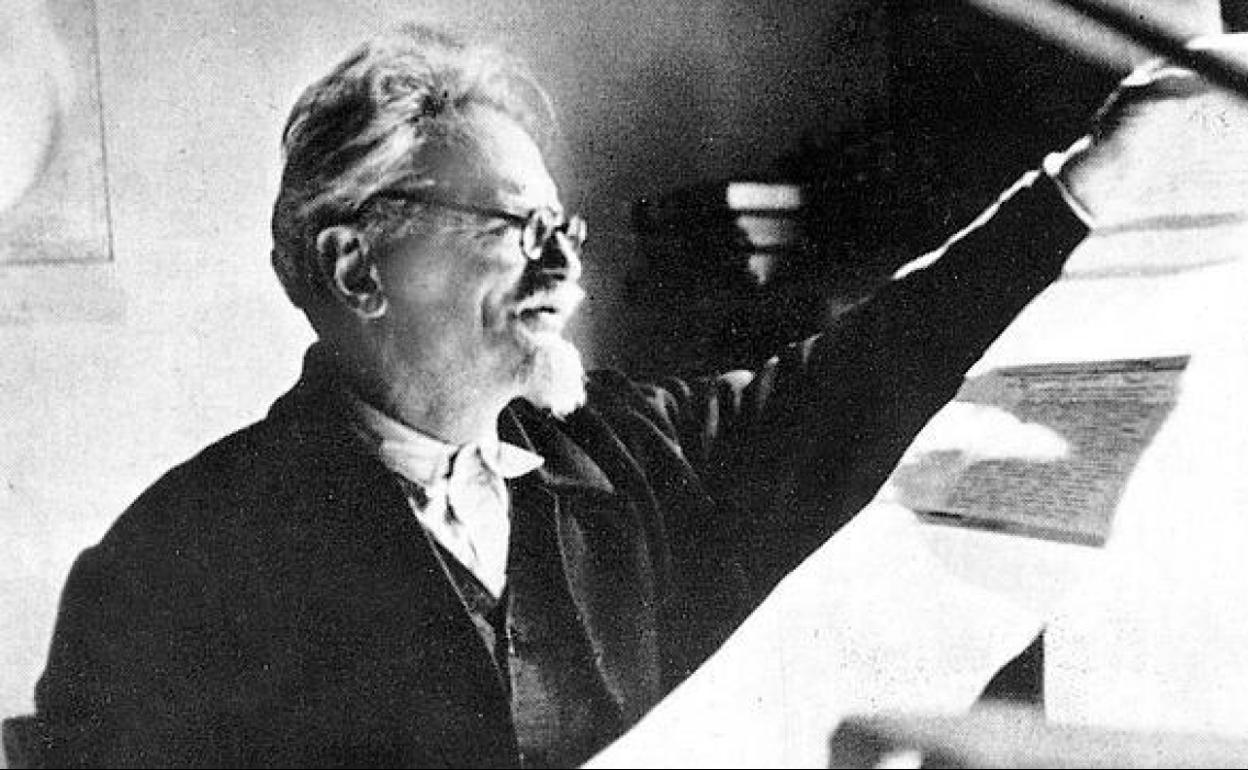 León Trotsky.