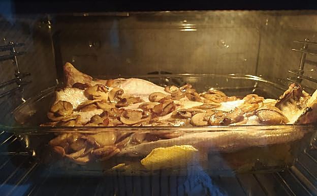 Imagen principal - Recetario Degusta: Triunfar con una sabrosa dorada al horno