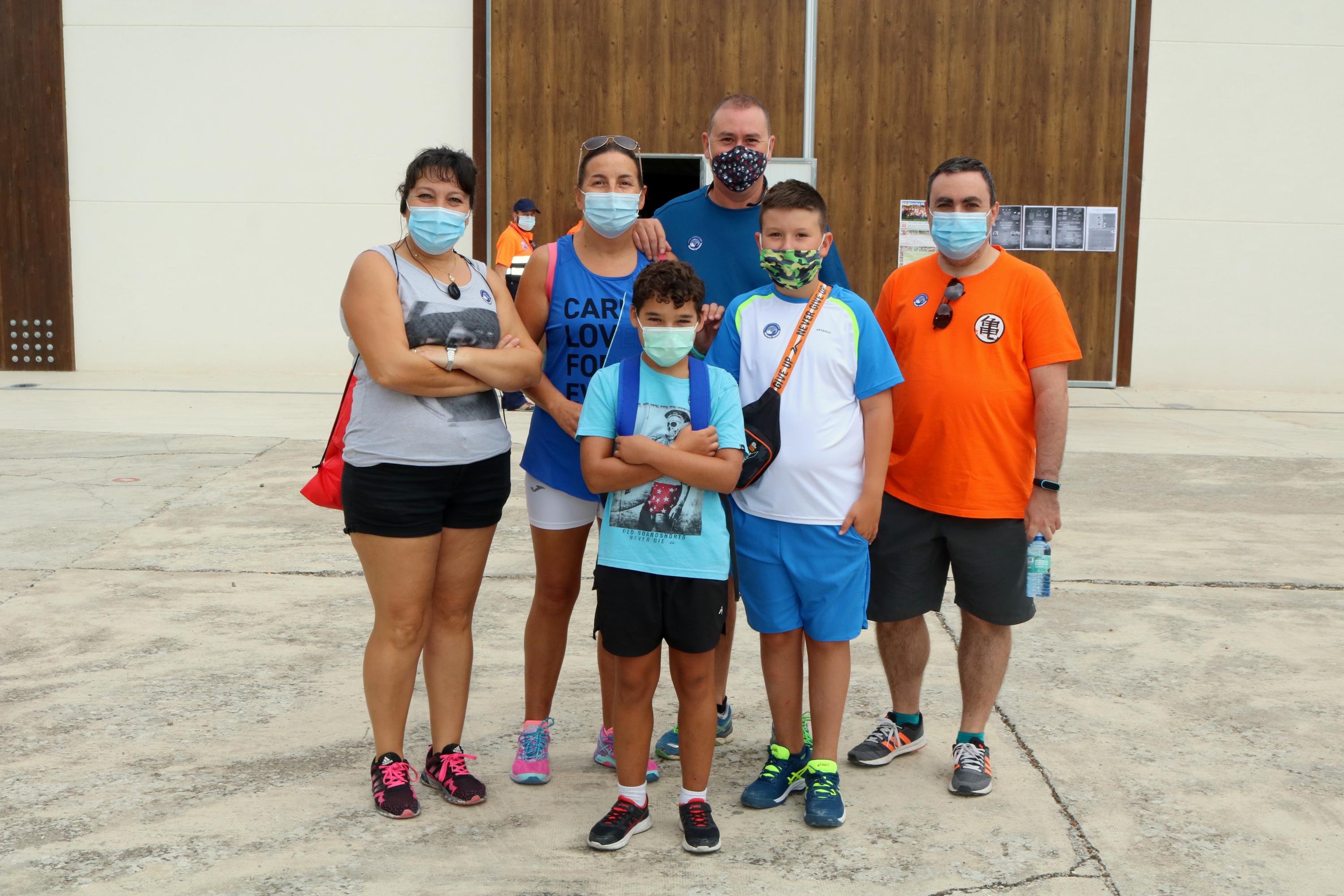 Niños y mayores caminaron por el Cerrato para colaborar con un proyecto de desarrollo sanitario en la India