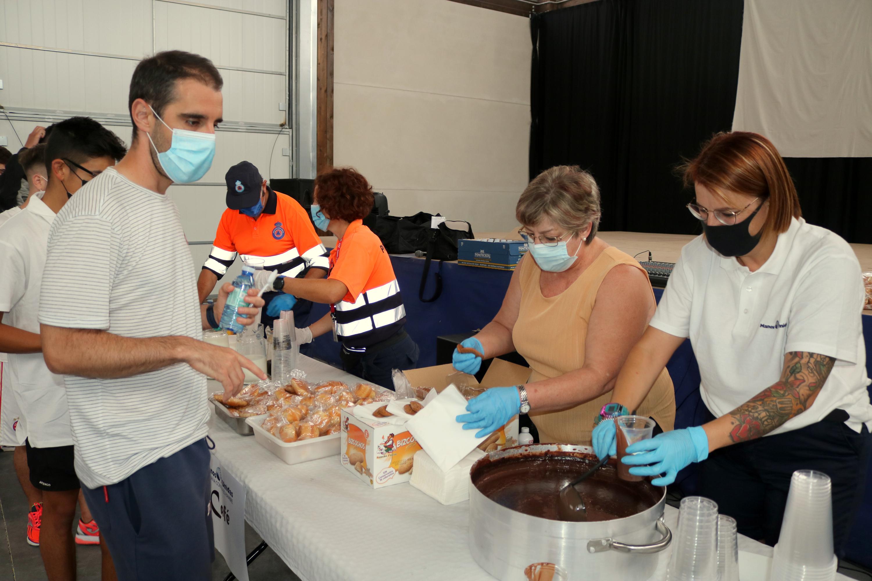 Niños y mayores caminaron por el Cerrato para colaborar con un proyecto de desarrollo sanitario en la India