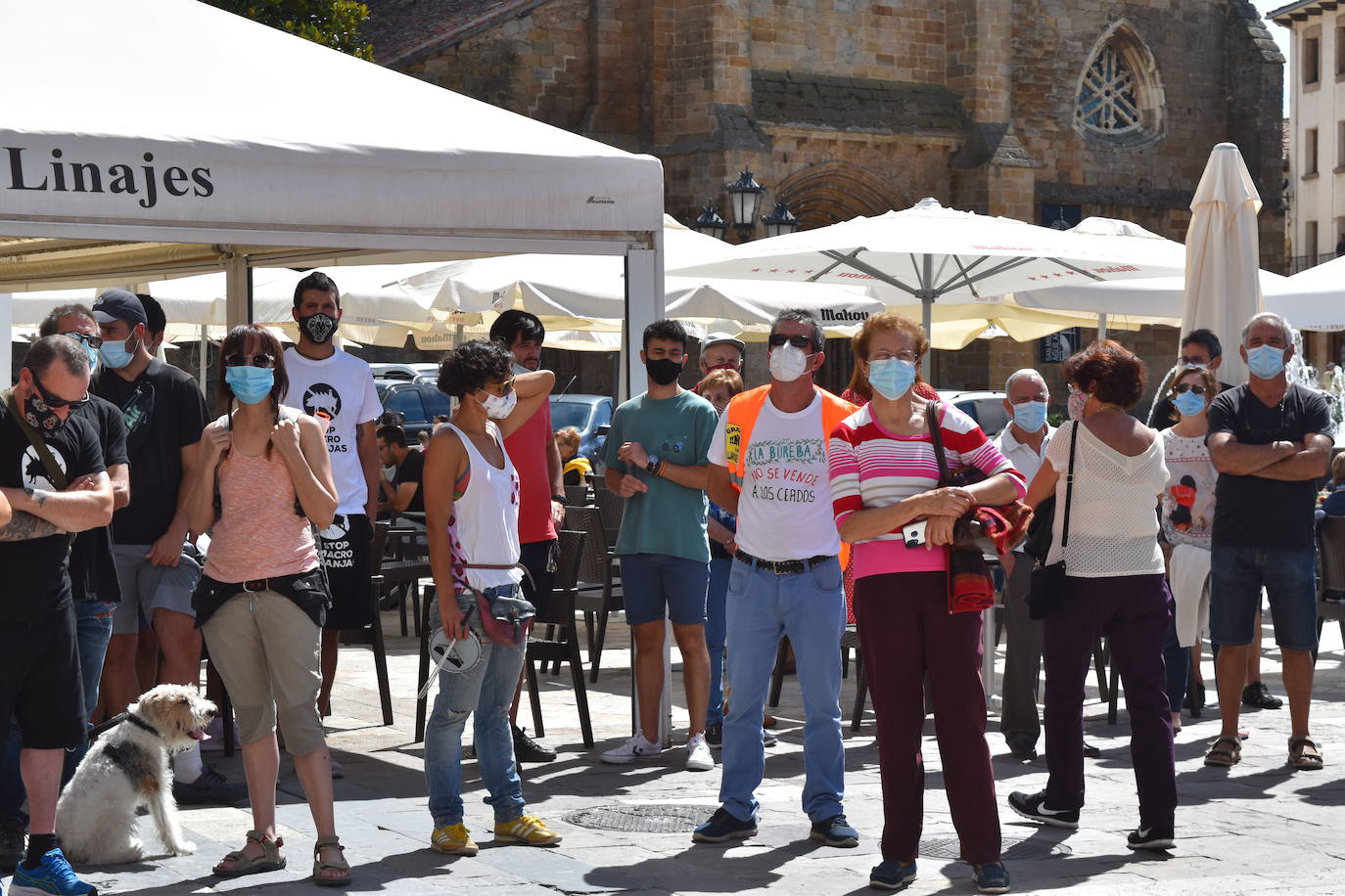 Protesta contra las macrogranjas en Aguilar.