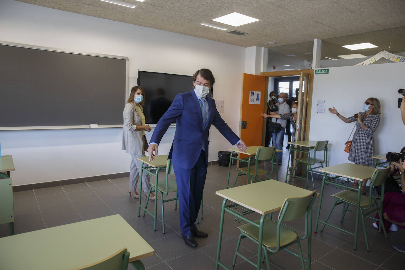 Fotos: Fernández Mañueco visita el IESO de Arroyo de la Encomienda (Valladolid)