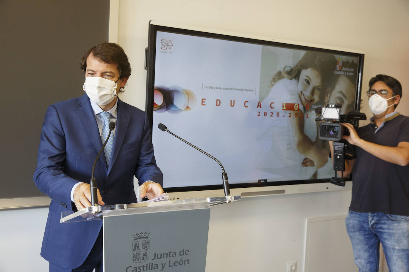 Fotos: Fernández Mañueco visita el IESO de Arroyo de la Encomienda (Valladolid)