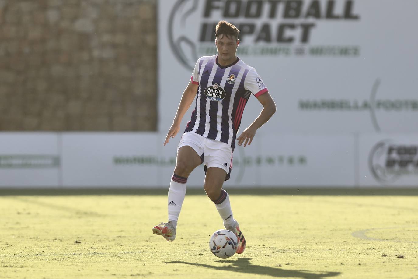 El Real Valladolid ha goleado esta tarde al Granada en el segundo partido amistoso de la pretemporada. 
