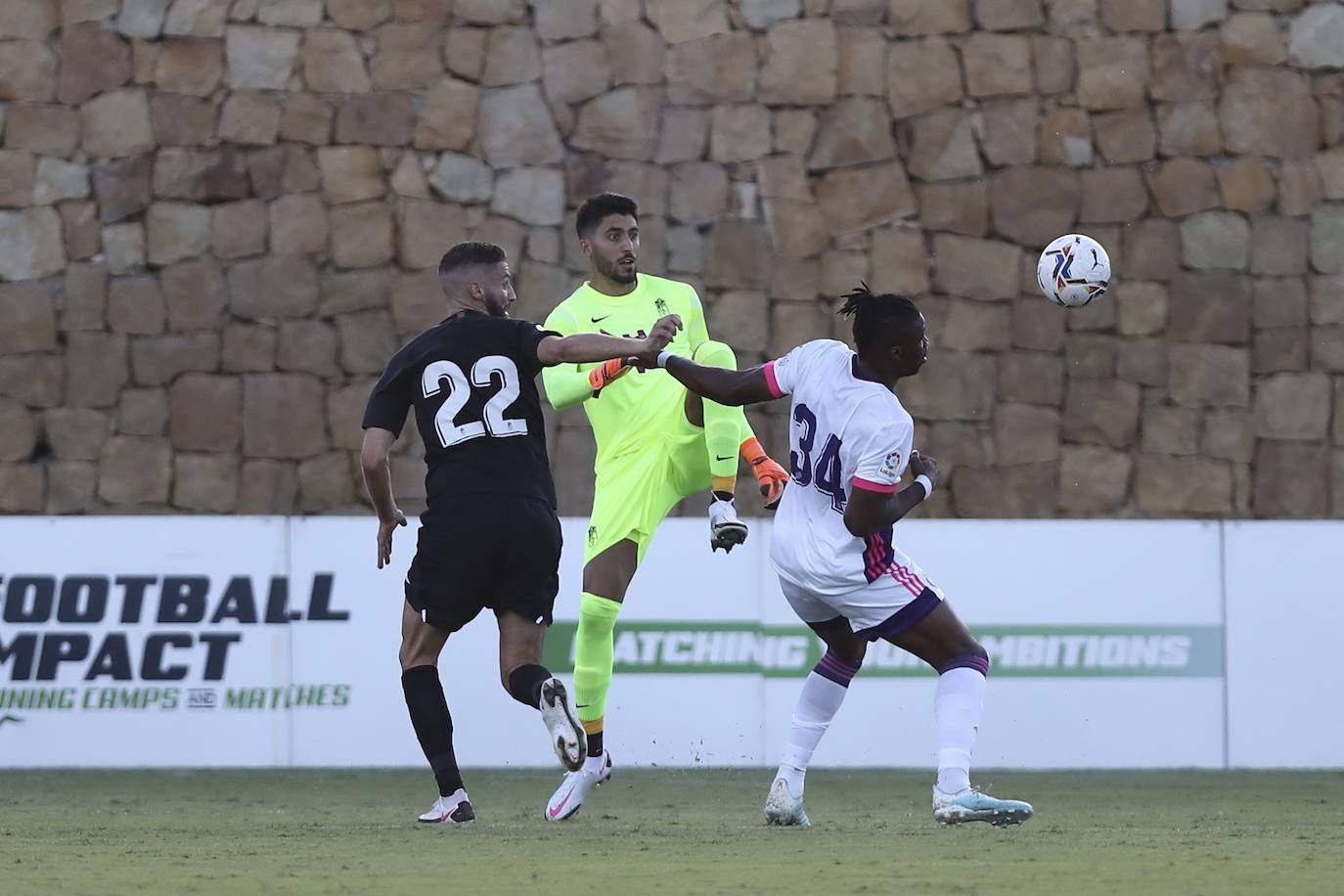 El Real Valladolid ha goleado esta tarde al Granada en el segundo partido amistoso de la pretemporada. 