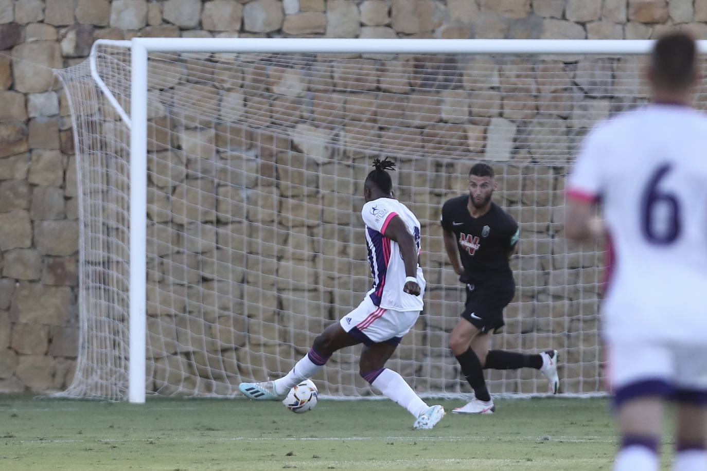 El Real Valladolid ha goleado esta tarde al Granada en el segundo partido amistoso de la pretemporada. 