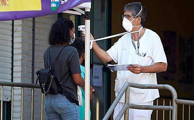 Candeleda, en Ávila, recomienda que los mayores de 65 años no salgan a la calle