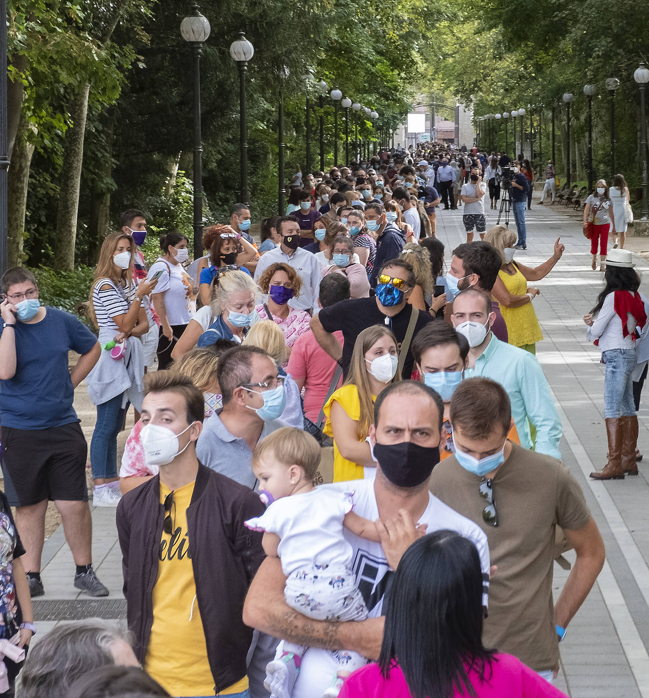 Fotos: Colas para conseguir entradas gratis de &#039;A cielo abierto&#039;