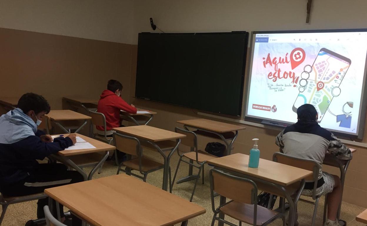 Exámenes presenciales en un colegio de Valladolid. 