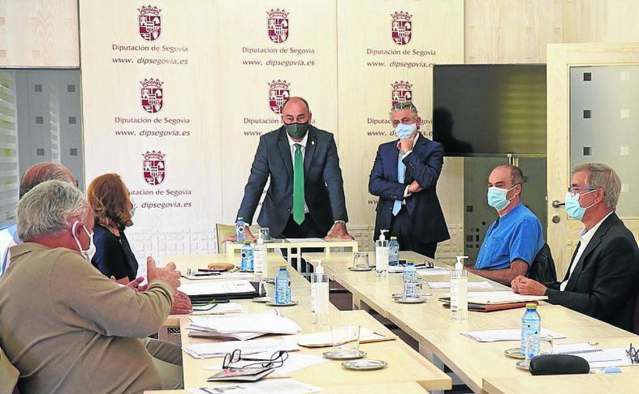 Reunión del prejurado del Premio Gil de Biedma. 