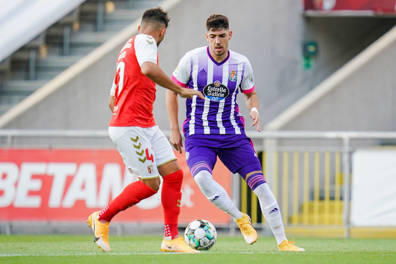 El cansancio acabó de nuevo pasando factura a un Pucela que solo hizo dos cambios y que ofreció momentos de muy buen fútbol