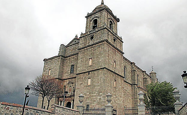 Imagen principal - Arriba, estampa de la iglesia parroquial de San Sebastián; abajo, fuente de San Juan e interior de la ermita de Nuestra Señora del Carrascal. 