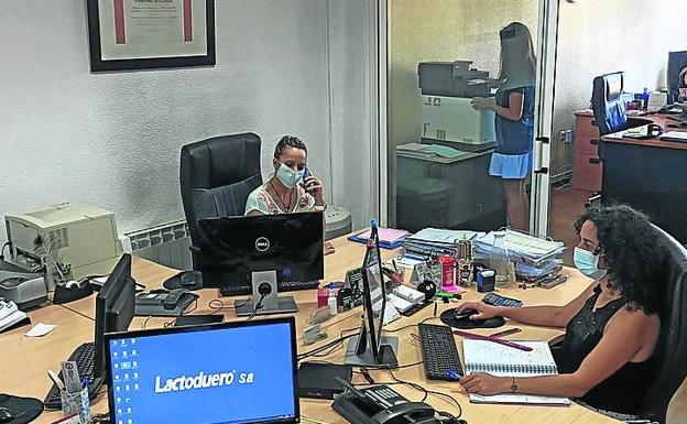 Trabajadores de Lactoduero, en Saldaña.
