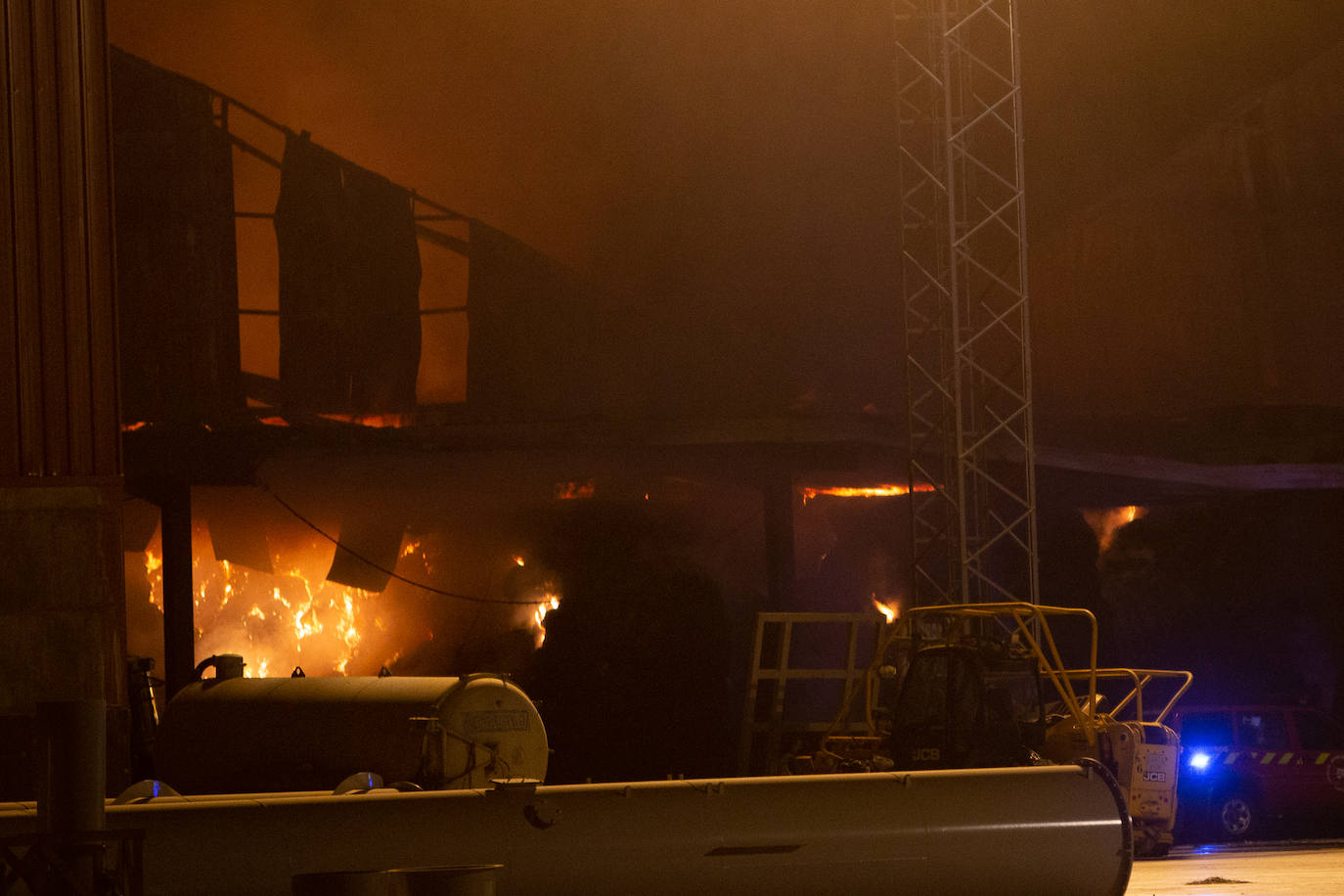 Incendio en la cooperativa Cobadu en Zamora.