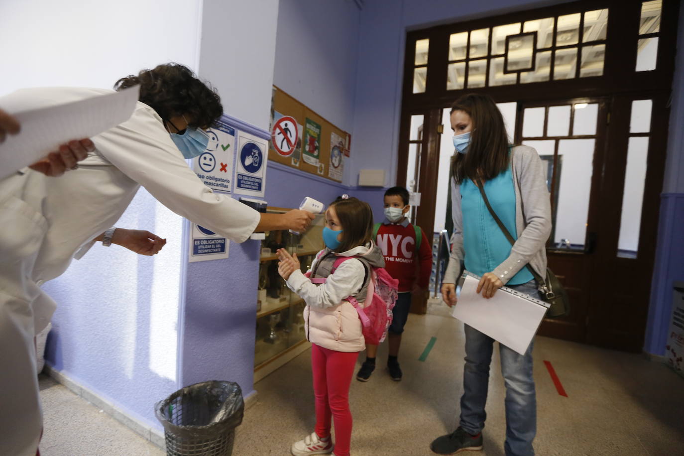 Primer día de clase en el colegio Ponce de León.