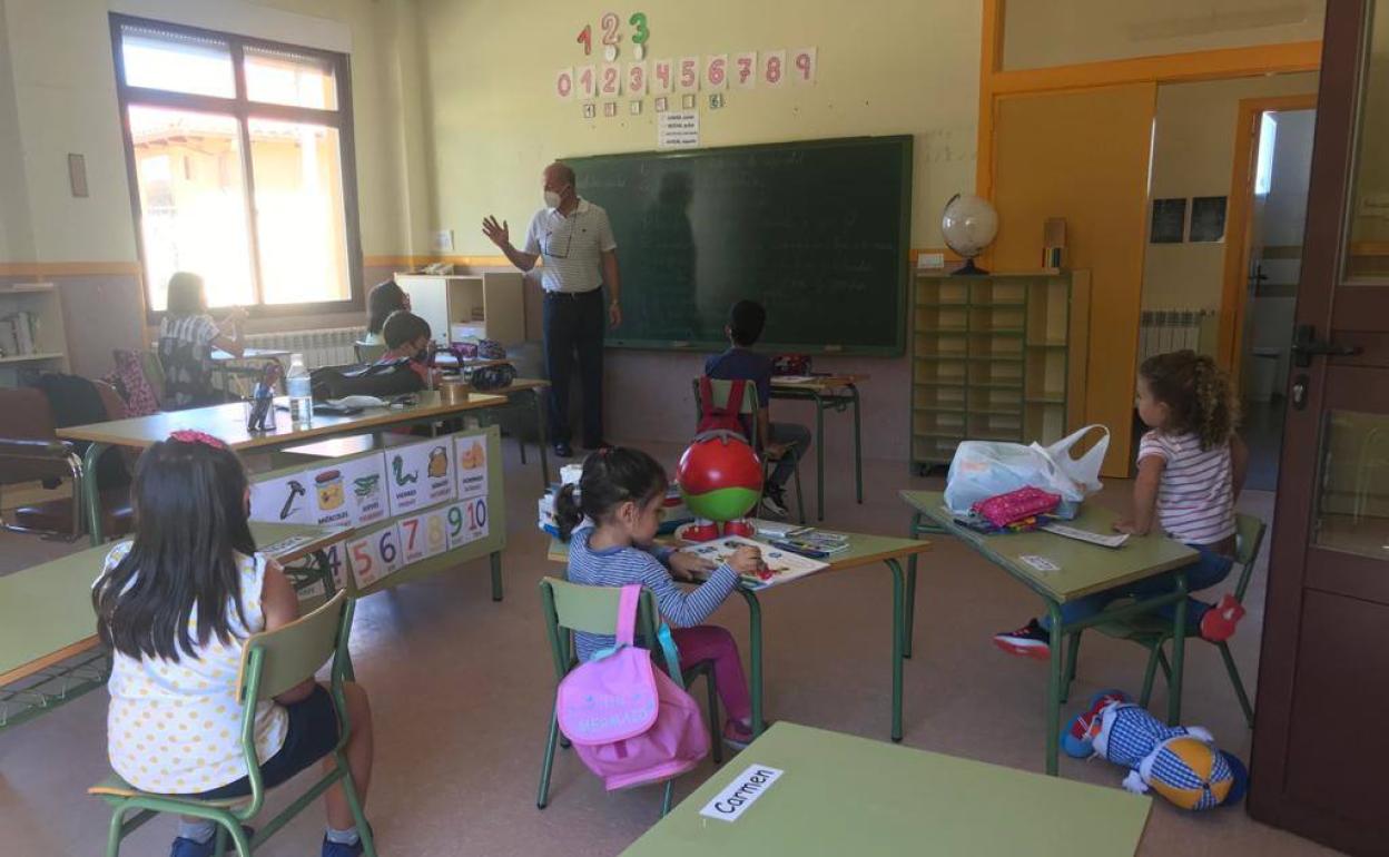 Los alumnos de Arrabalde, en plena clase, esta mañana. 