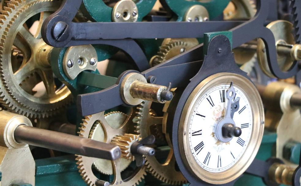 Estructura del reloj de Canseco que daba las horas en la antigua cárcel de León.