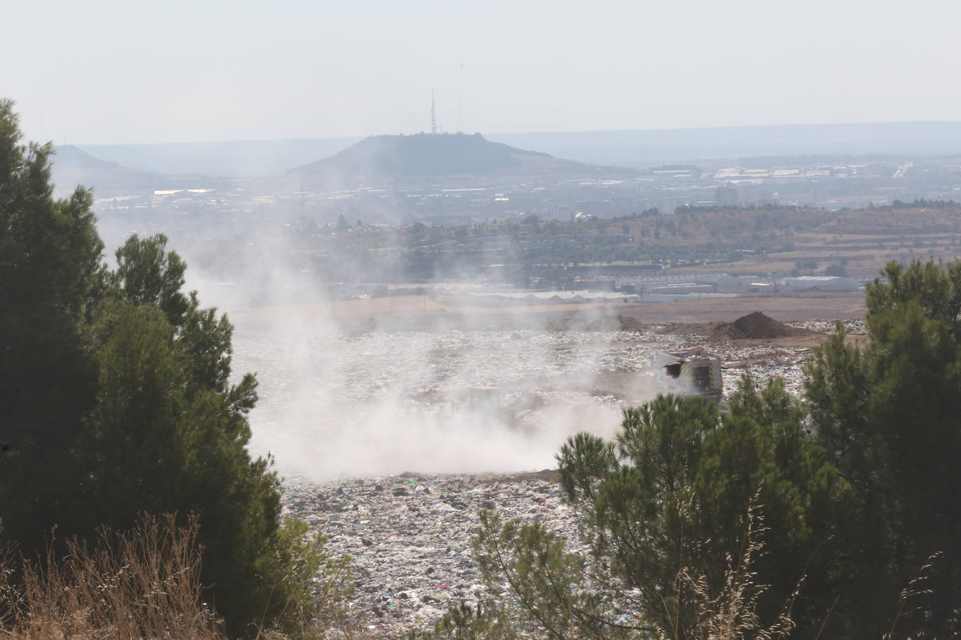 Fotos: Incendio en el vertedero de Valladolid