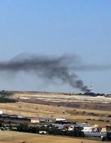 Imagen secundaria 2 - Incendio en el vertedero de Valladolid, en el término municipal de Villanubla. 