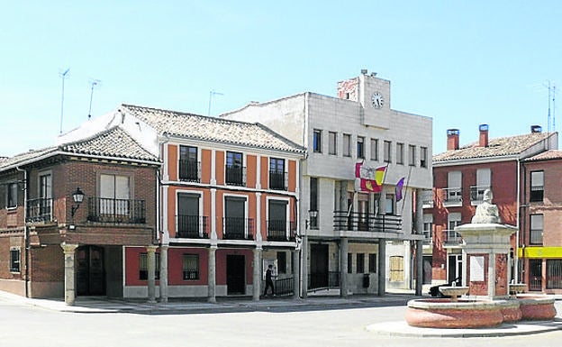 Casa Consistorial porticada del municipio de Villarramiel.